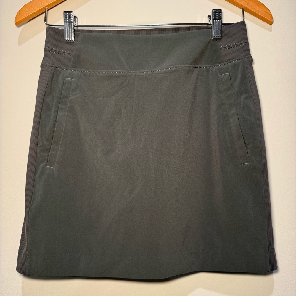 Athleta Green/Grey Athletic Summer Skort With Shorts Zipper Pocket Women’s 0